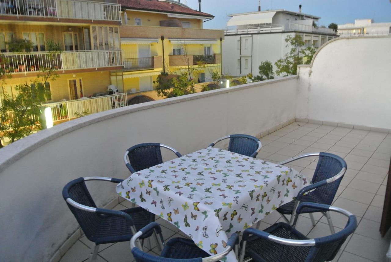 Condominio Maria Lignano Sabbiadoro Dış mekan fotoğraf