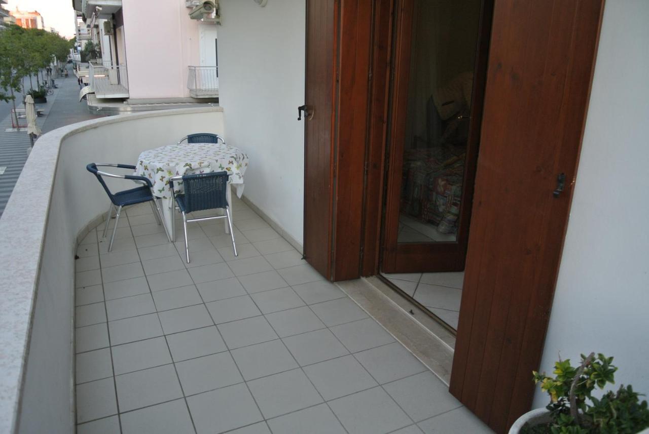 Condominio Maria Lignano Sabbiadoro Dış mekan fotoğraf